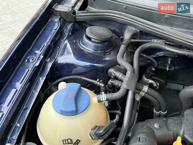 Синий Фольксваген Гольф, объемом двигателя 1.39 л и пробегом 233 тыс. км за 3850 $, фото 53 на Automoto.ua