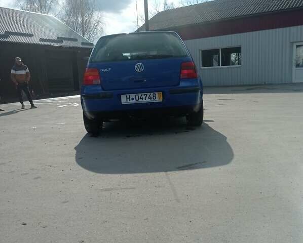 Синий Фольксваген Гольф, объемом двигателя 1.6 л и пробегом 380 тыс. км за 5548 $, фото 2 на Automoto.ua