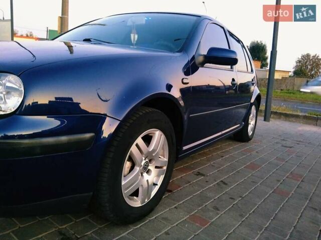 Синий Фольксваген Гольф, объемом двигателя 1.39 л и пробегом 215 тыс. км за 4150 $, фото 2 на Automoto.ua