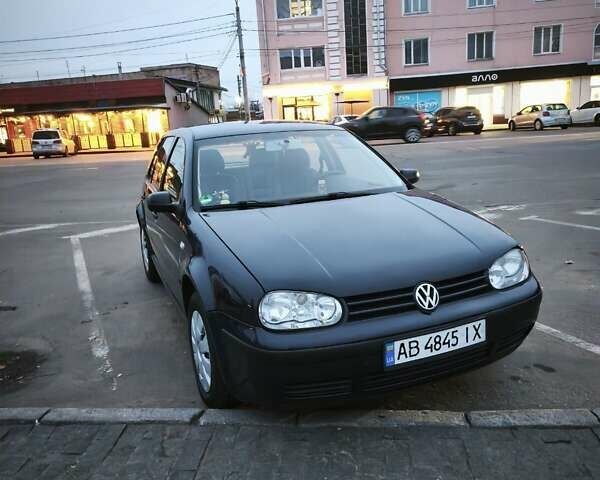 Синій Фольксваген Гольф, об'ємом двигуна 1.39 л та пробігом 325 тис. км за 3500 $, фото 4 на Automoto.ua