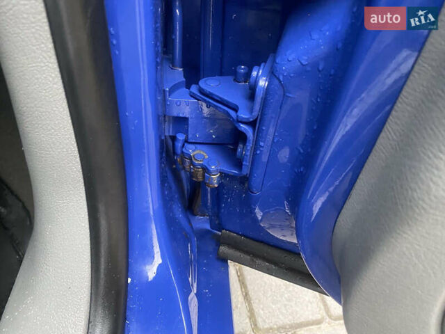 Синий Фольксваген Гольф, объемом двигателя 1.6 л и пробегом 226 тыс. км за 4800 $, фото 11 на Automoto.ua