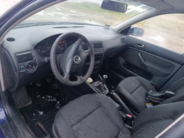 Синий Фольксваген Гольф, объемом двигателя 1.9 л и пробегом 333 тыс. км за 1550 $, фото 1 на Automoto.ua