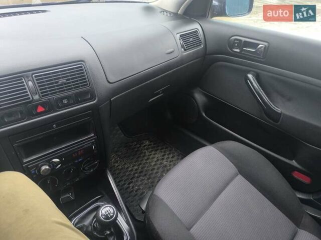 Синій Фольксваген Гольф, об'ємом двигуна 1.6 л та пробігом 220 тис. км за 3850 $, фото 18 на Automoto.ua