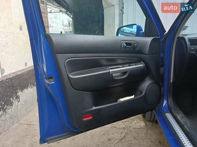 Синій Фольксваген Гольф, об'ємом двигуна 1.6 л та пробігом 270 тис. км за 5300 $, фото 4 на Automoto.ua