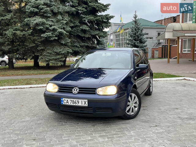 Синий Фольксваген Гольф, объемом двигателя 1.39 л и пробегом 233 тыс. км за 3850 $, фото 11 на Automoto.ua
