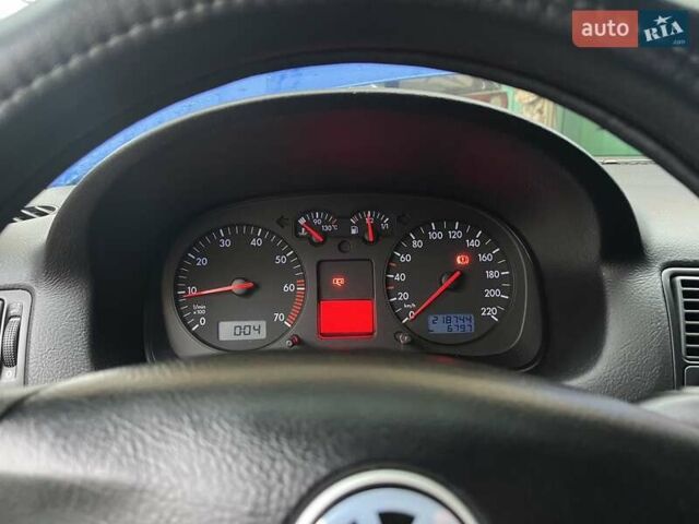 Синий Фольксваген Гольф, объемом двигателя 1.39 л и пробегом 218 тыс. км за 4200 $, фото 9 на Automoto.ua