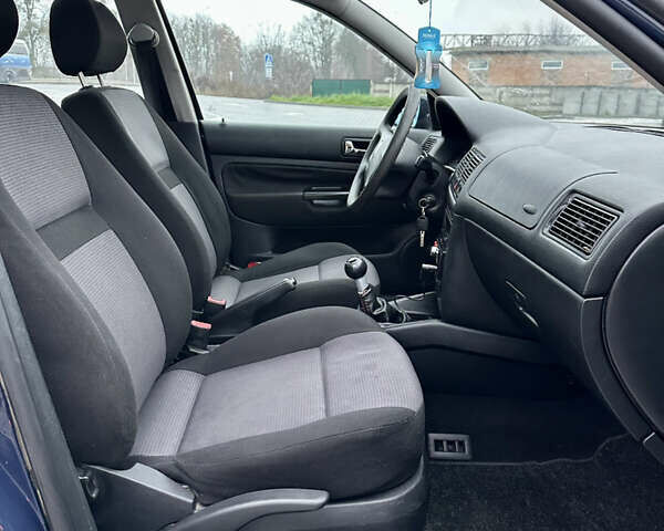 Синий Фольксваген Гольф, объемом двигателя 1.39 л и пробегом 210 тыс. км за 4000 $, фото 37 на Automoto.ua