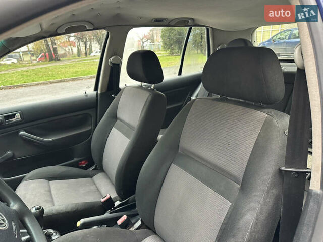 Синий Фольксваген Гольф, объемом двигателя 1.9 л и пробегом 337 тыс. км за 2850 $, фото 31 на Automoto.ua