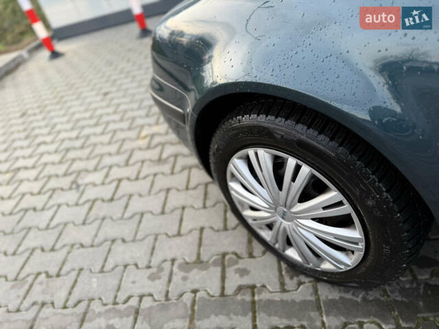 Синій Фольксваген Гольф, об'ємом двигуна 1.39 л та пробігом 216 тис. км за 3700 $, фото 27 на Automoto.ua