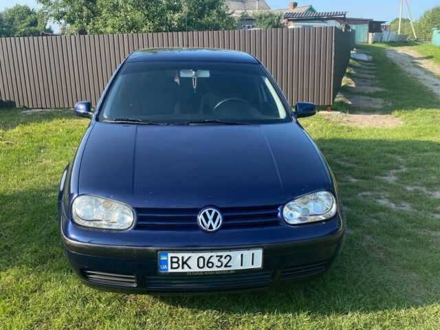 Синий Фольксваген Гольф, объемом двигателя 1.6 л и пробегом 271 тыс. км за 4600 $, фото 3 на Automoto.ua