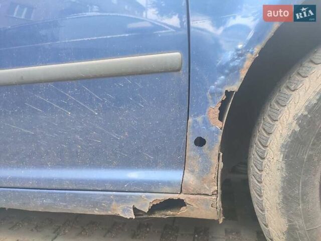Синий Фольксваген Гольф, объемом двигателя 1.6 л и пробегом 237 тыс. км за 2716 $, фото 9 на Automoto.ua