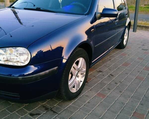 Синий Фольксваген Гольф, объемом двигателя 1.39 л и пробегом 215 тыс. км за 4150 $, фото 1 на Automoto.ua