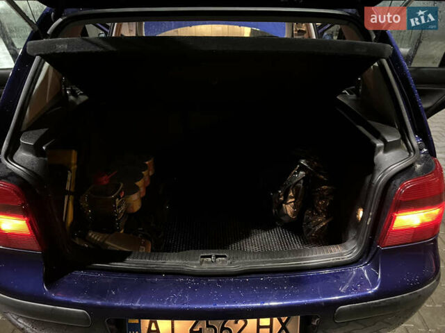Синій Фольксваген Гольф, об'ємом двигуна 1.39 л та пробігом 169 тис. км за 4000 $, фото 60 на Automoto.ua