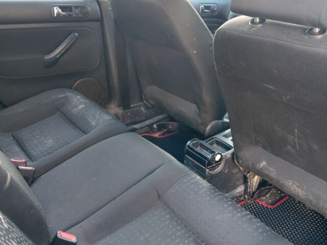 Синий Фольксваген Гольф, объемом двигателя 1.4 л и пробегом 210 тыс. км за 1600 $, фото 4 на Automoto.ua