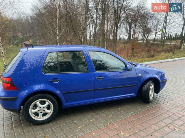 Синий Фольксваген Гольф, объемом двигателя 1.6 л и пробегом 226 тыс. км за 4800 $, фото 2 на Automoto.ua