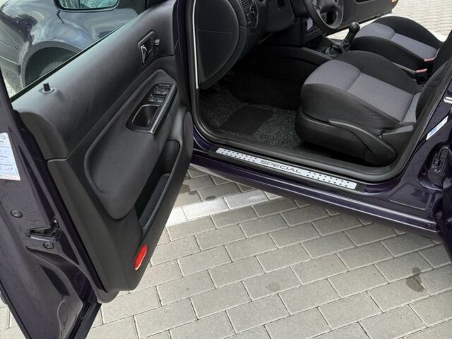 Синій Фольксваген Гольф, об'ємом двигуна 1.6 л та пробігом 99 тис. км за 5400 $, фото 16 на Automoto.ua