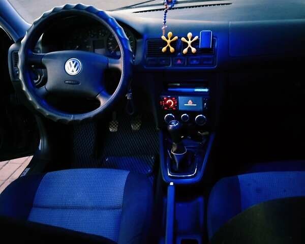 Синий Фольксваген Гольф, объемом двигателя 1.39 л и пробегом 215 тыс. км за 4150 $, фото 7 на Automoto.ua