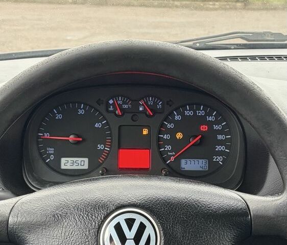 Синий Фольксваген Гольф, объемом двигателя 1.9 л и пробегом 300 тыс. км за 1900 $, фото 14 на Automoto.ua