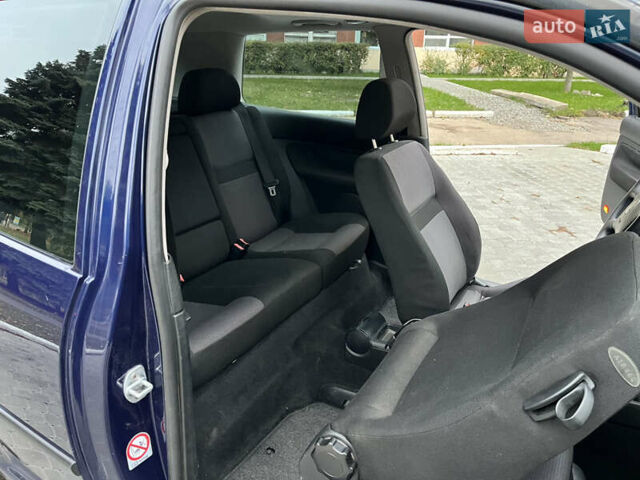 Синий Фольксваген Гольф, объемом двигателя 1.39 л и пробегом 233 тыс. км за 3850 $, фото 50 на Automoto.ua