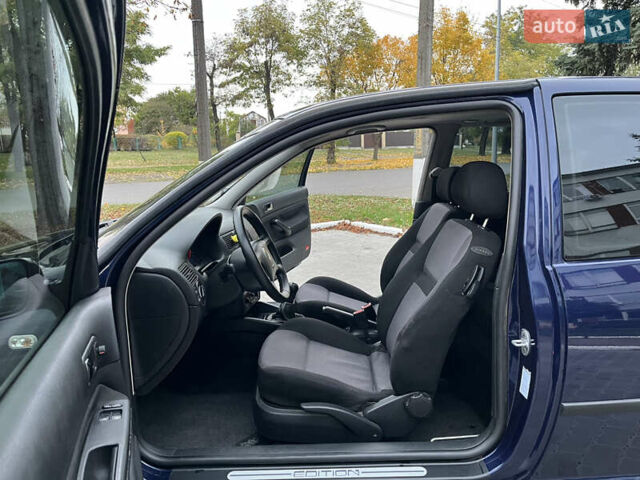 Синий Фольксваген Гольф, объемом двигателя 1.39 л и пробегом 233 тыс. км за 3850 $, фото 40 на Automoto.ua