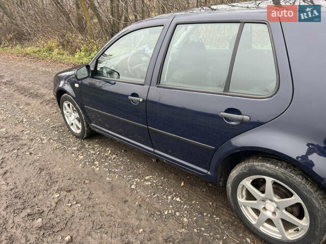 Синий Фольксваген Гольф, объемом двигателя 1.6 л и пробегом 260 тыс. км за 4600 $, фото 4 на Automoto.ua