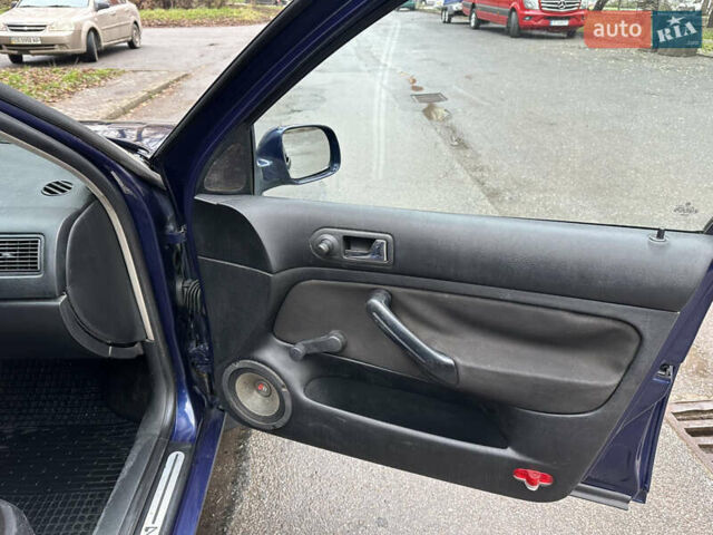 Синий Фольксваген Гольф, объемом двигателя 1.9 л и пробегом 337 тыс. км за 2850 $, фото 45 на Automoto.ua