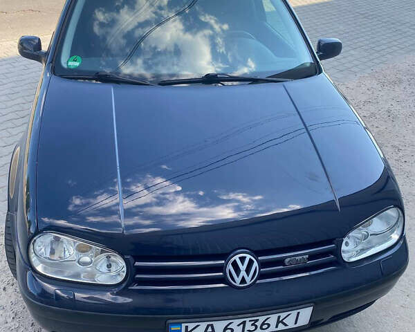 Синий Фольксваген Гольф, объемом двигателя 1.6 л и пробегом 135 тыс. км за 4800 $, фото 1 на Automoto.ua