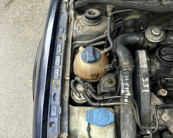 Синий Фольксваген Гольф, объемом двигателя 1.9 л и пробегом 337 тыс. км за 2850 $, фото 57 на Automoto.ua