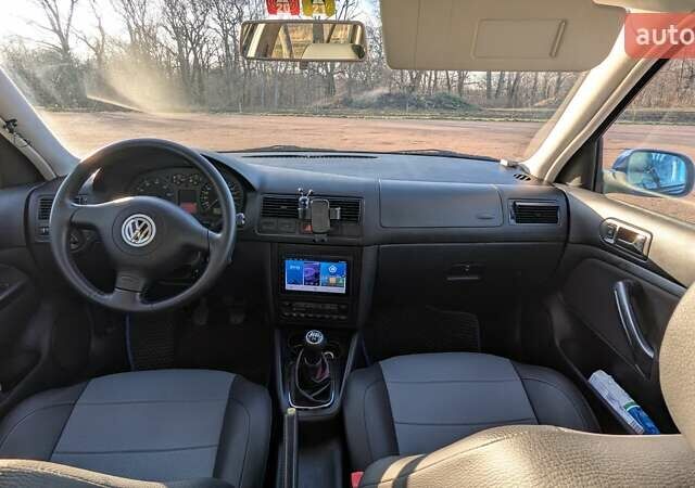 Синий Фольксваген Гольф, объемом двигателя 1.6 л и пробегом 295 тыс. км за 4300 $, фото 15 на Automoto.ua