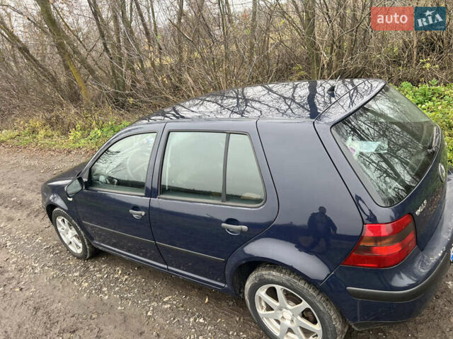 Синий Фольксваген Гольф, объемом двигателя 1.6 л и пробегом 260 тыс. км за 4600 $, фото 5 на Automoto.ua