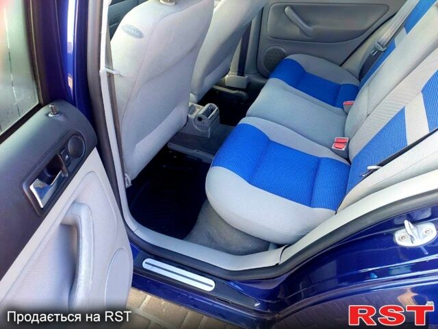 Фольксваген Гольф 2001 в Новорад-Волынском на Automoto.ua Синий Фольксваген Гольф, объемом двигателя 1.4 л и пробегом 220 тыс. км за 3850 $, фото 5 на Automoto.ua