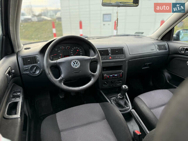 Синій Фольксваген Гольф, об'ємом двигуна 1.39 л та пробігом 216 тис. км за 3700 $, фото 21 на Automoto.ua