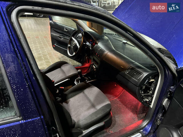 Синій Фольксваген Гольф, об'ємом двигуна 1.39 л та пробігом 169 тис. км за 4000 $, фото 54 на Automoto.ua