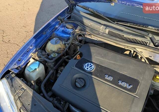 Синий Фольксваген Гольф, объемом двигателя 1.6 л и пробегом 295 тыс. км за 4300 $, фото 23 на Automoto.ua