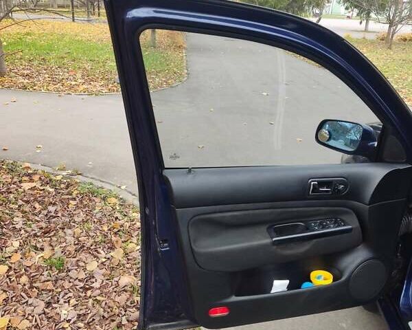 Синий Фольксваген Гольф, объемом двигателя 1.6 л и пробегом 264 тыс. км за 4900 $, фото 4 на Automoto.ua