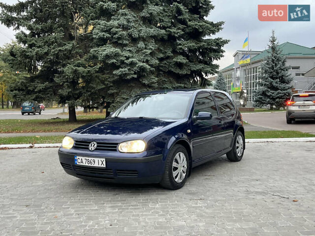 Синий Фольксваген Гольф, объемом двигателя 1.39 л и пробегом 233 тыс. км за 3850 $, фото 7 на Automoto.ua