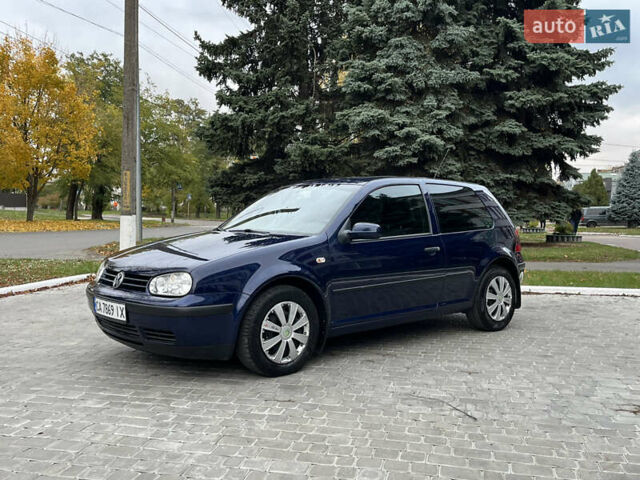 Синий Фольксваген Гольф, объемом двигателя 1.39 л и пробегом 233 тыс. км за 3850 $, фото 1 на Automoto.ua