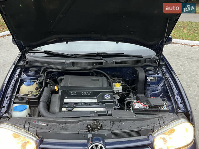 Синий Фольксваген Гольф, объемом двигателя 1.39 л и пробегом 233 тыс. км за 3850 $, фото 52 на Automoto.ua