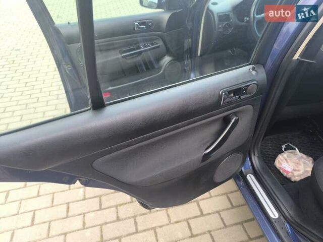 Синій Фольксваген Гольф, об'ємом двигуна 1.6 л та пробігом 220 тис. км за 3850 $, фото 12 на Automoto.ua