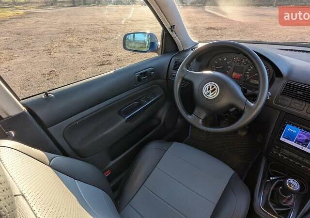 Синий Фольксваген Гольф, объемом двигателя 1.6 л и пробегом 295 тыс. км за 4300 $, фото 21 на Automoto.ua