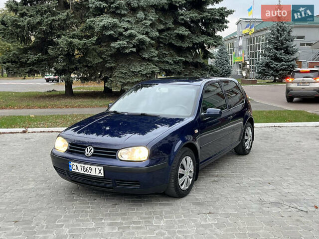 Синий Фольксваген Гольф, объемом двигателя 1.39 л и пробегом 233 тыс. км за 3850 $, фото 8 на Automoto.ua