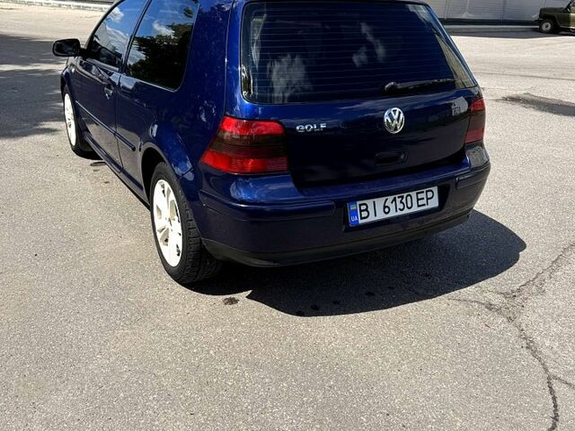 Синий Фольксваген Гольф, объемом двигателя 1.6 л и пробегом 259 тыс. км за 5000 $, фото 2 на Automoto.ua
