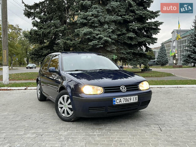 Синий Фольксваген Гольф, объемом двигателя 1.39 л и пробегом 233 тыс. км за 3850 $, фото 10 на Automoto.ua