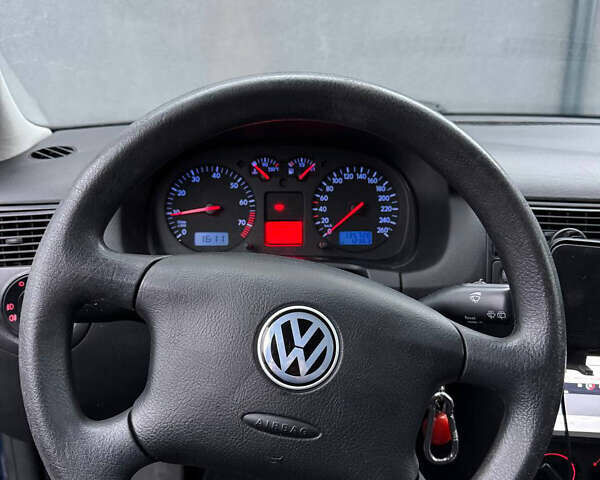 Синий Фольксваген Гольф, объемом двигателя 1.6 л и пробегом 135 тыс. км за 4800 $, фото 7 на Automoto.ua