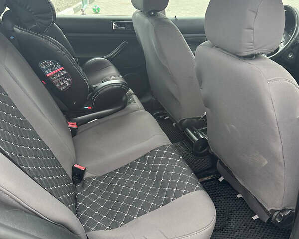 Синий Фольксваген Гольф, объемом двигателя 1.39 л и пробегом 242 тыс. км за 4200 $, фото 7 на Automoto.ua