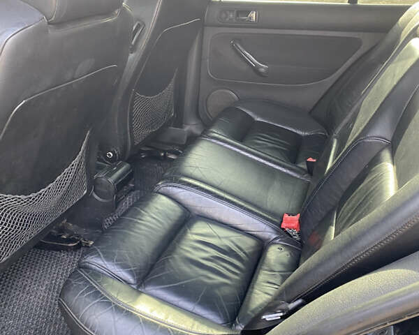 Синий Фольксваген Гольф, объемом двигателя 1.6 л и пробегом 380 тыс. км за 3500 $, фото 8 на Automoto.ua