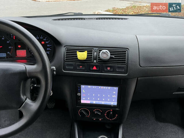 Синий Фольксваген Гольф, объемом двигателя 1.39 л и пробегом 233 тыс. км за 3850 $, фото 44 на Automoto.ua