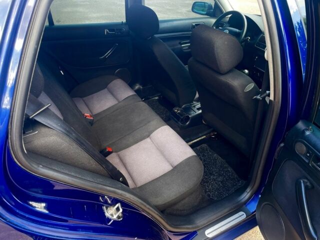 Синий Фольксваген Гольф, объемом двигателя 1.6 л и пробегом 230 тыс. км за 4199 $, фото 7 на Automoto.ua