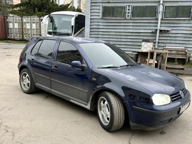 Синий Фольксваген Гольф, объемом двигателя 1.6 л и пробегом 272 тыс. км за 2600 $, фото 4 на Automoto.ua