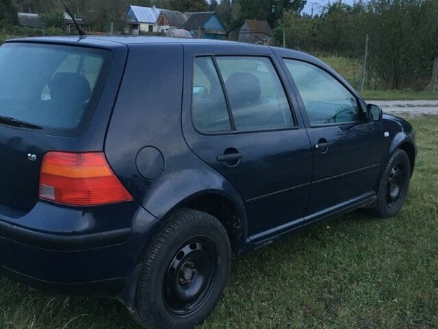 Синий Фольксваген Гольф, объемом двигателя 1.6 л и пробегом 363 тыс. км за 3500 $, фото 4 на Automoto.ua